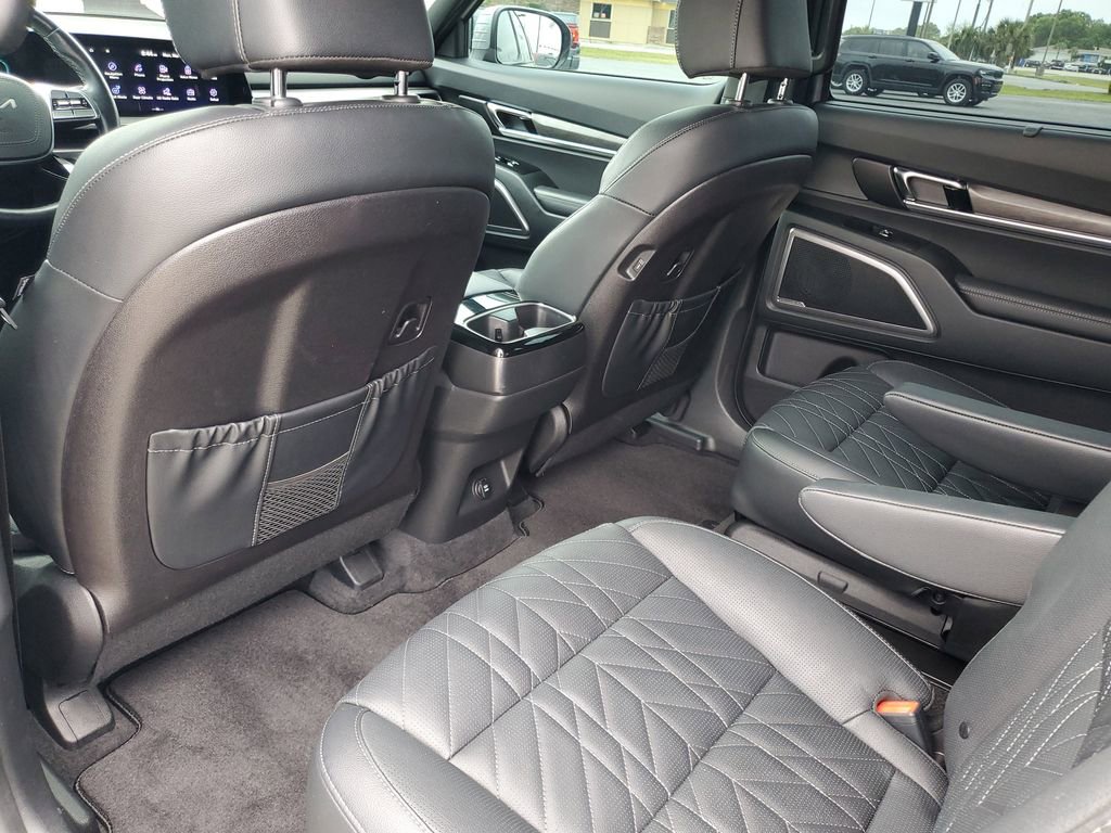 Used 2025 Kia Telluride AWD image 23