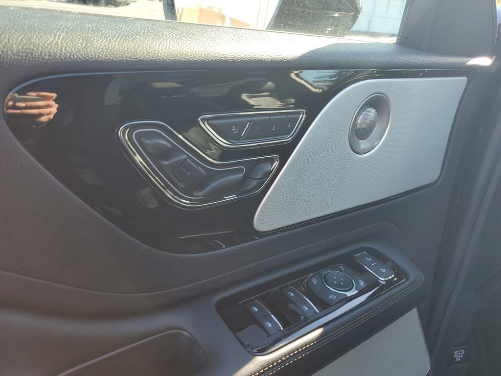 New 2025 Lincoln Aviator Reserve w/ Equipment Group 201A AWD/4WD image 7