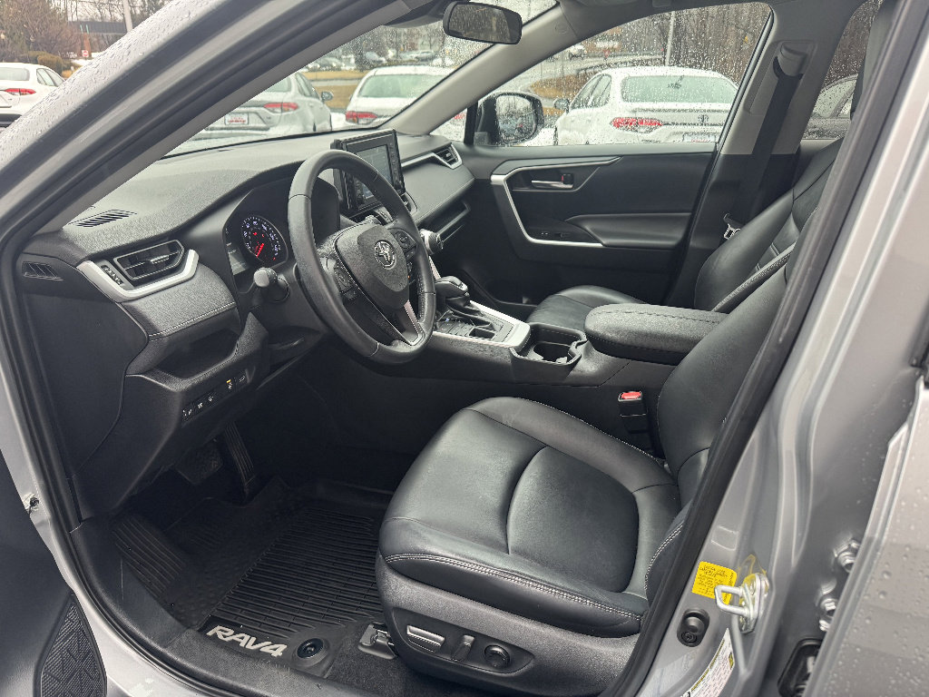 Used 2019 Toyota RAV4 XLE Premium w/ Cold Weather Package image 8