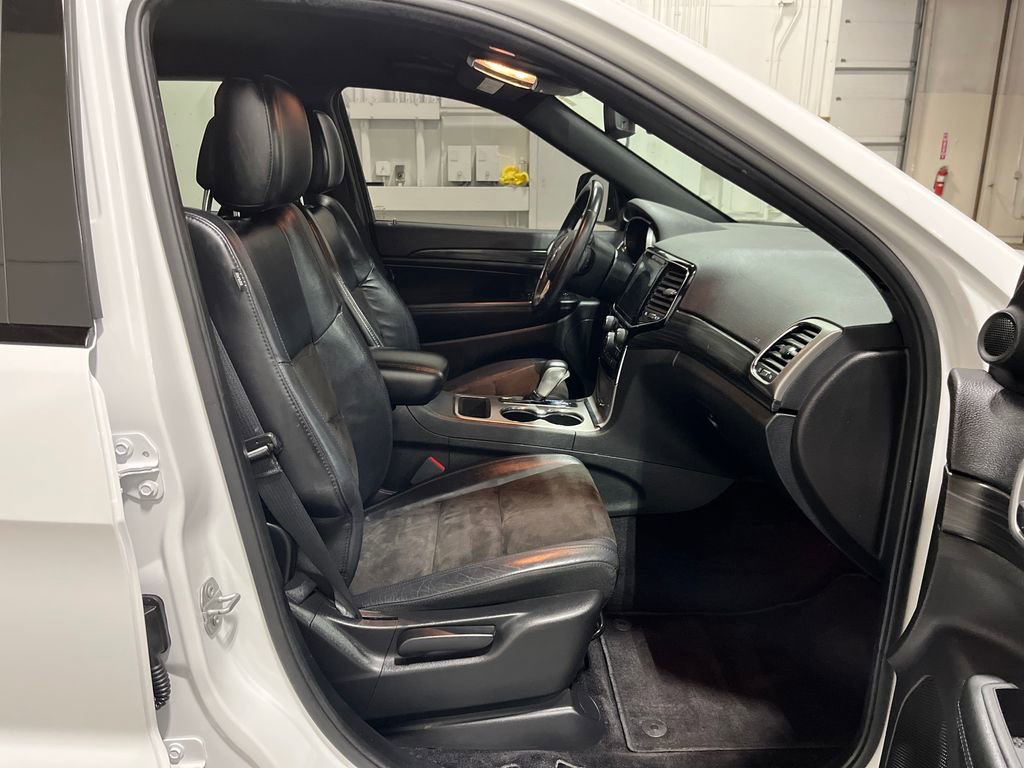 Used 2019 Jeep Grand Cherokee Altitude image 23