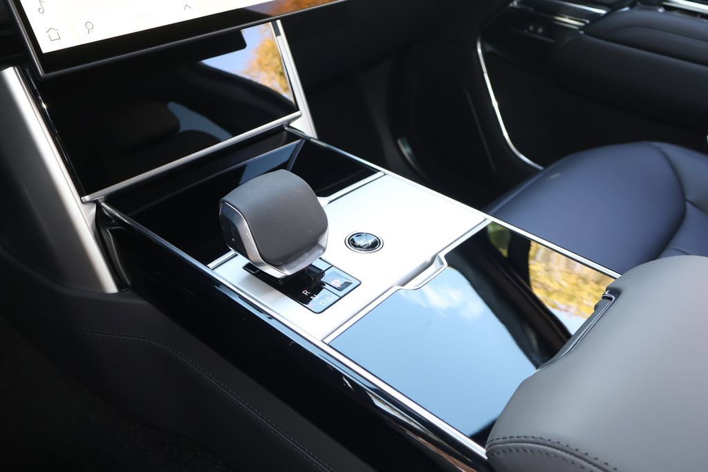 New 2026 Land Rover Range Rover SE image 26