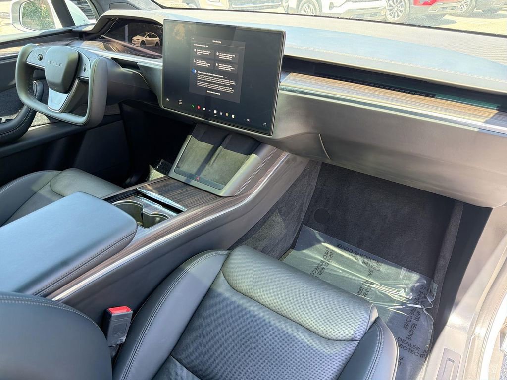 Used 2023 Tesla Model X AWD/4WD image 34