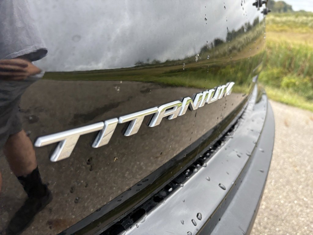 Used 2024 Ford Edge Titanium image 12