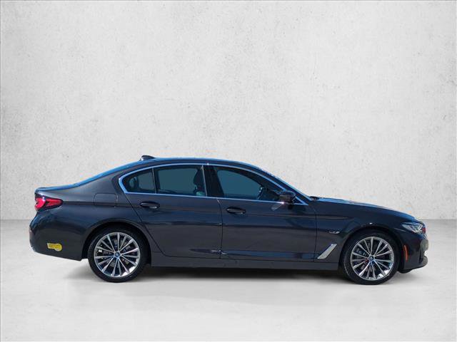 Used 2022 BMW 530e w/ Convenience Package RWD image 4