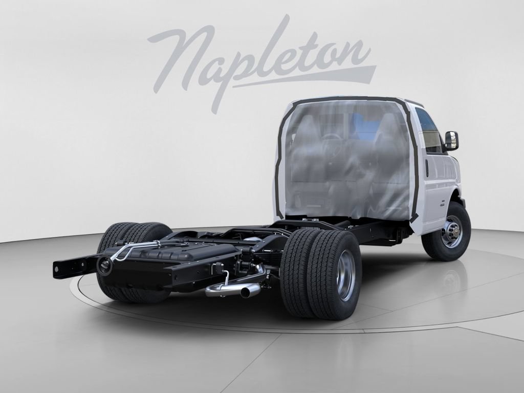 New 2026 Chevrolet Express 4500 w/ Power Convenience Package RWD image 5