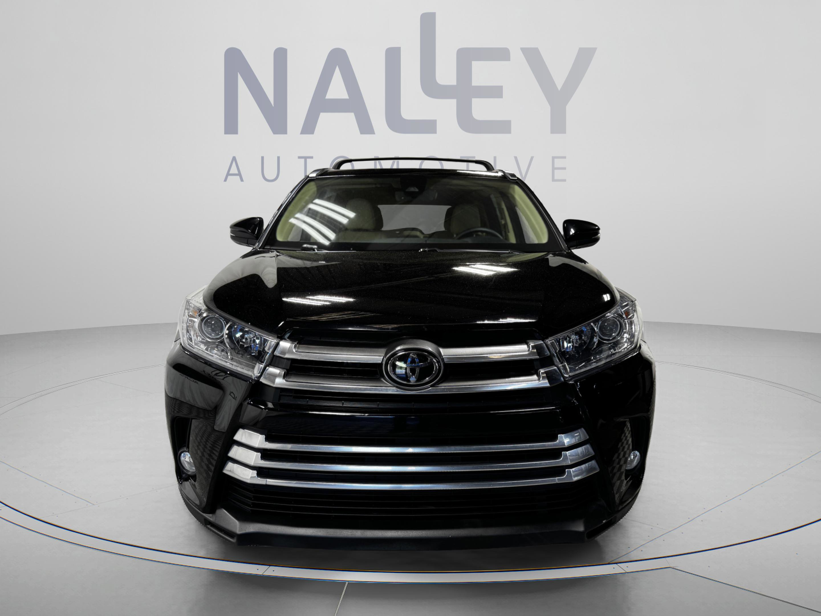 Used 2017 Toyota Highlander Limited AWD/4WD image 8