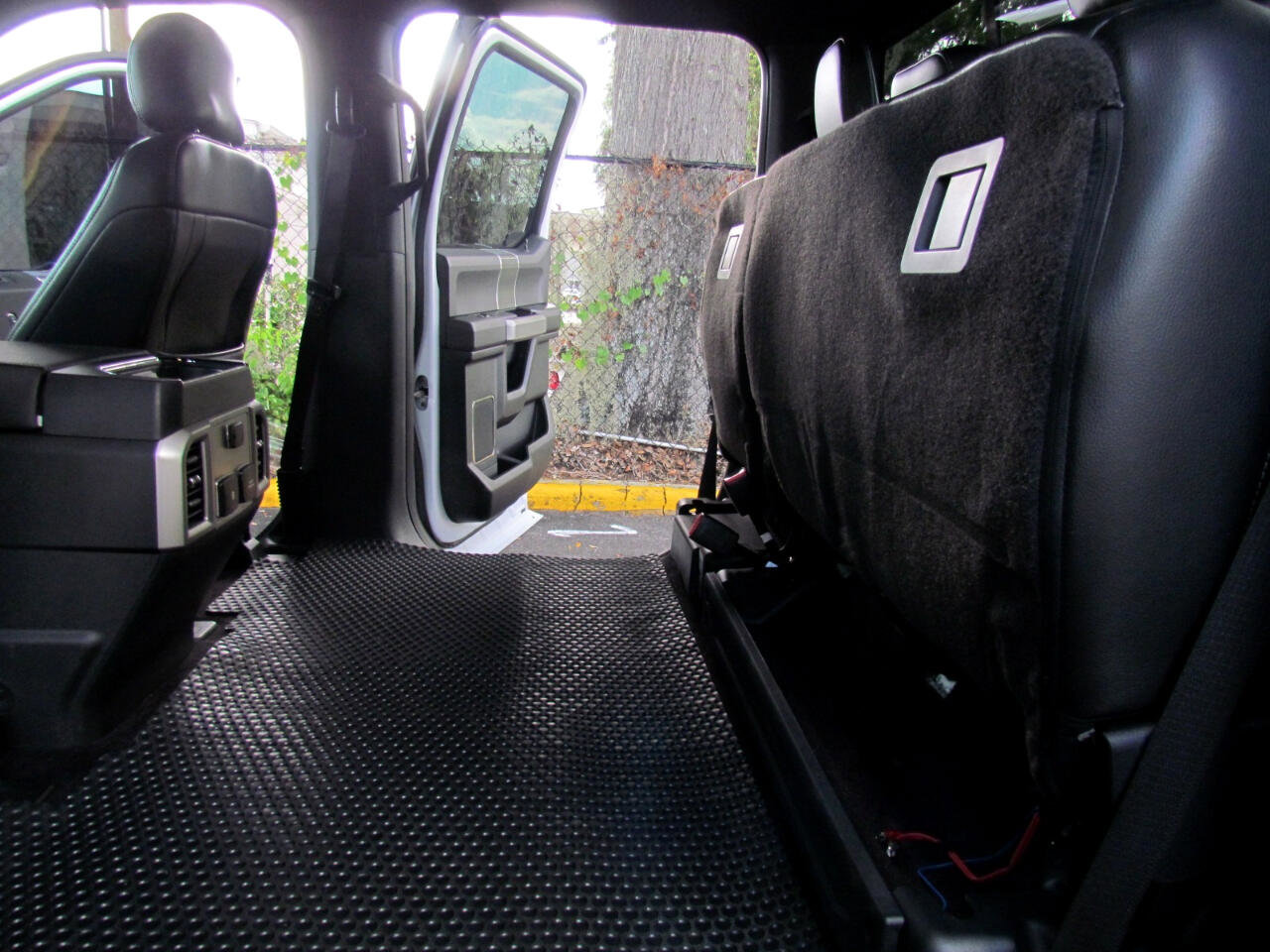 Used 2017 Ford F150 Lariat image 28