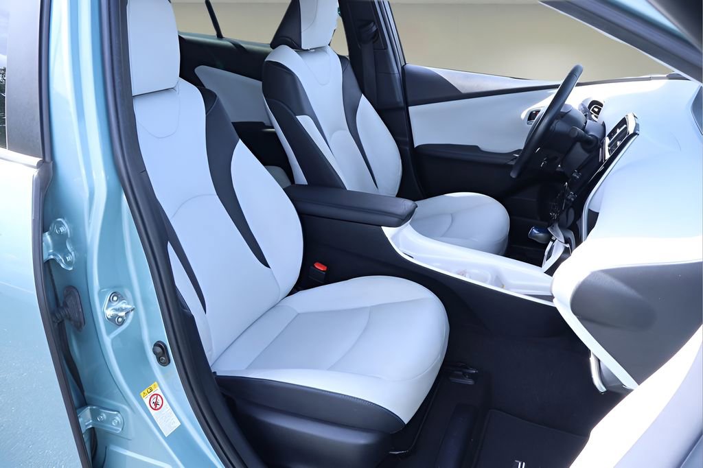 Certified 2016 Toyota Prius Four Touring image 17