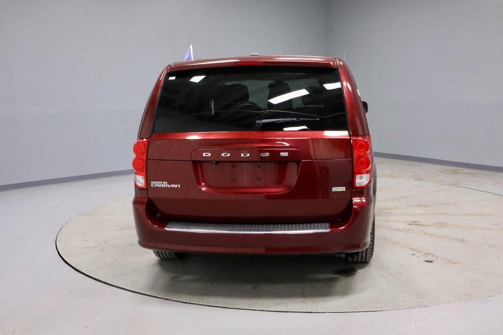 Used 2018 Dodge Grand Caravan SE w/ UConnect Hands-Free Group image 9