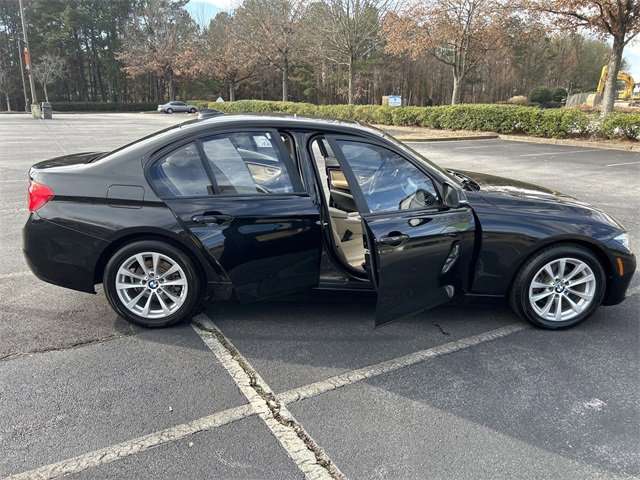 Used 2018 BMW 320i Sedan w/ Convenience Package image 9