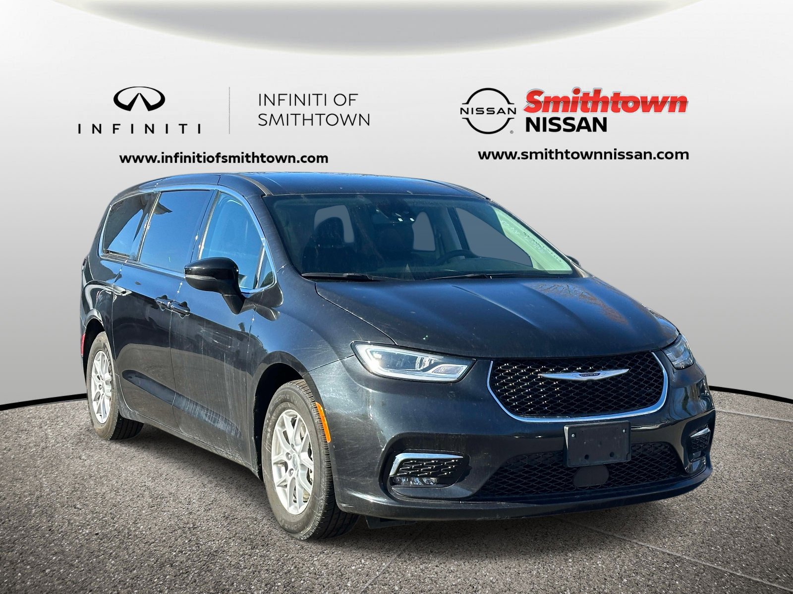 Used 2023 Chrysler Pacifica Touring-L