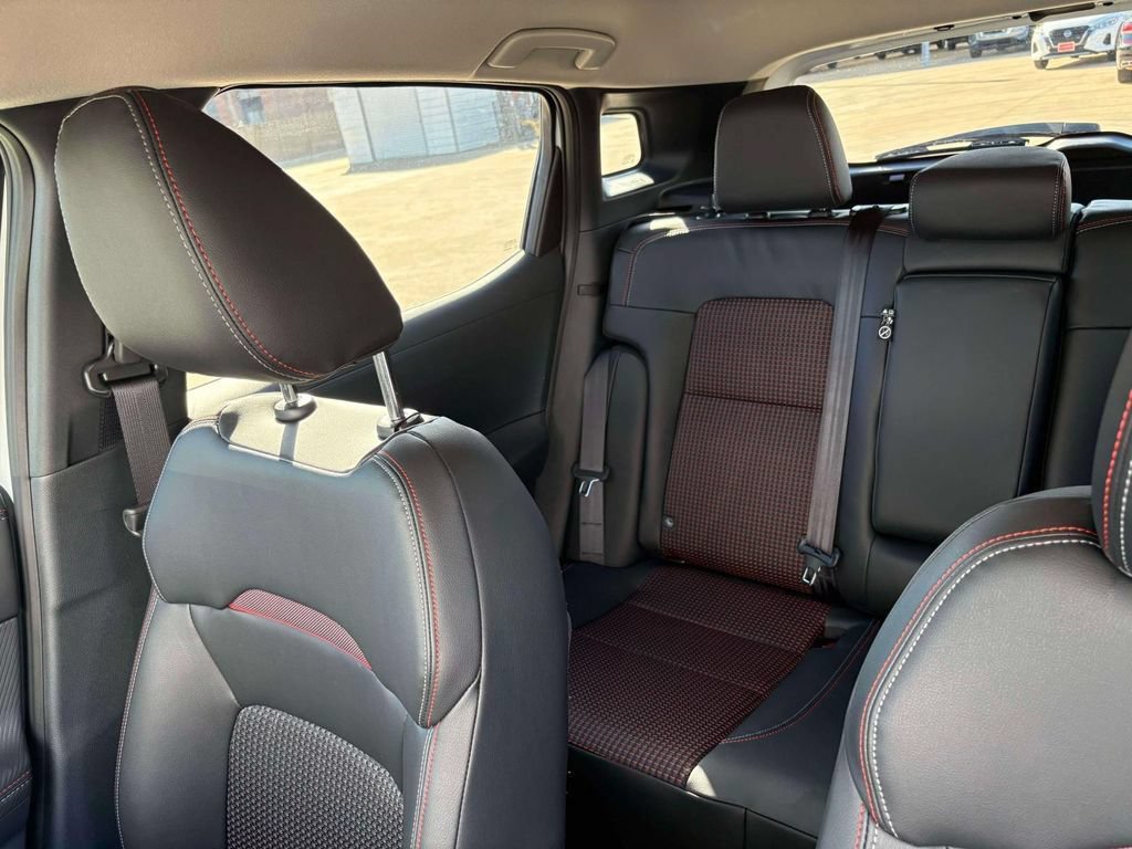 New 2026 Nissan Kicks SR w/ Illumination Package FWD image 22