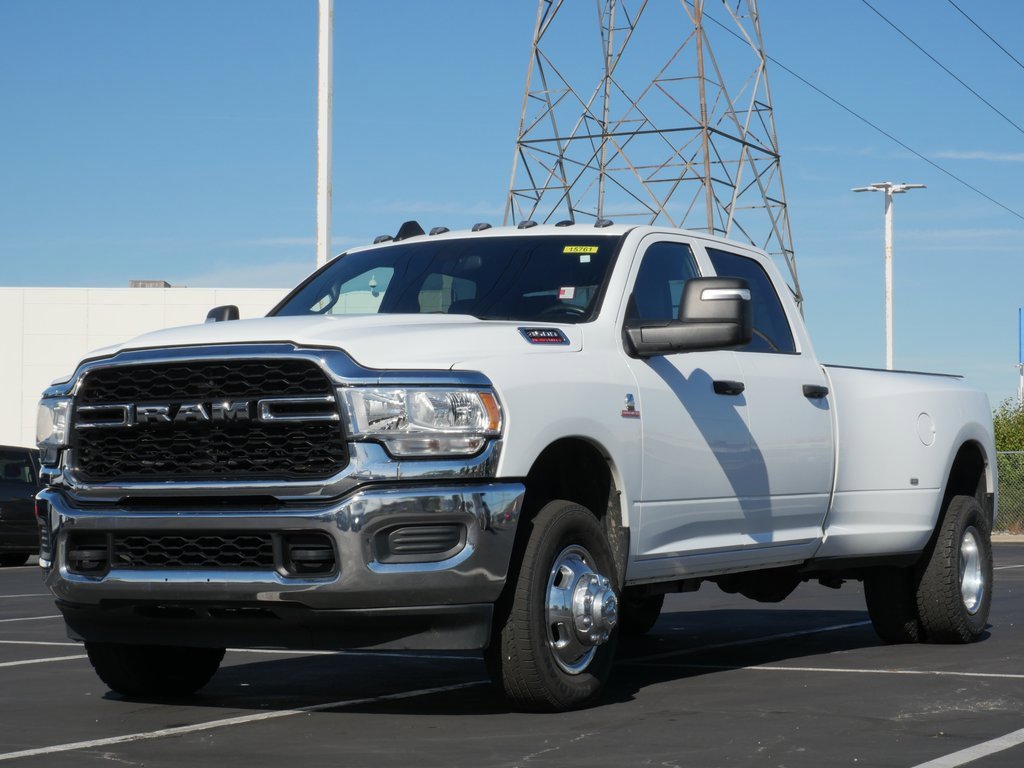 Used 2024 RAM 3500 Tradesman w/ Chrome Appearance Group image 3