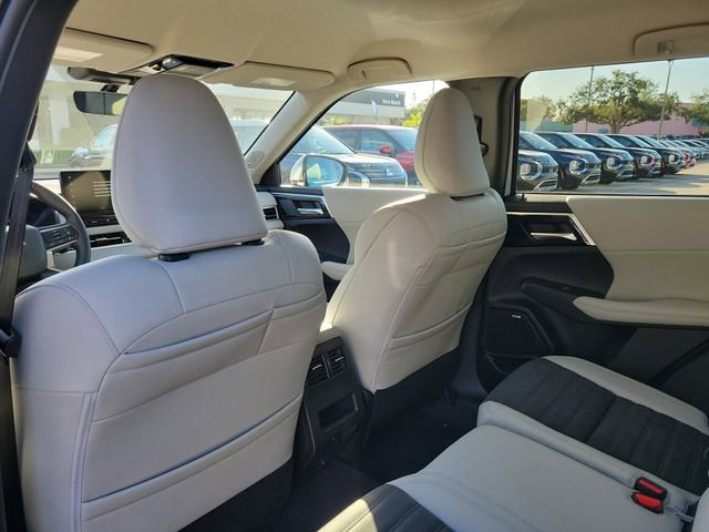 New 2026 Mitsubishi Outlander SE image 15