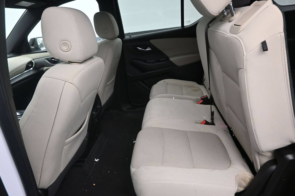 Used 2022 Chevrolet Traverse LS FWD image 14