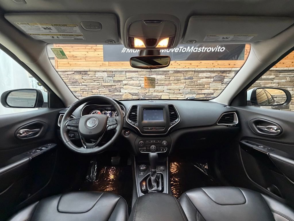 Used 2020 Jeep Cherokee Latitude Plus image 16