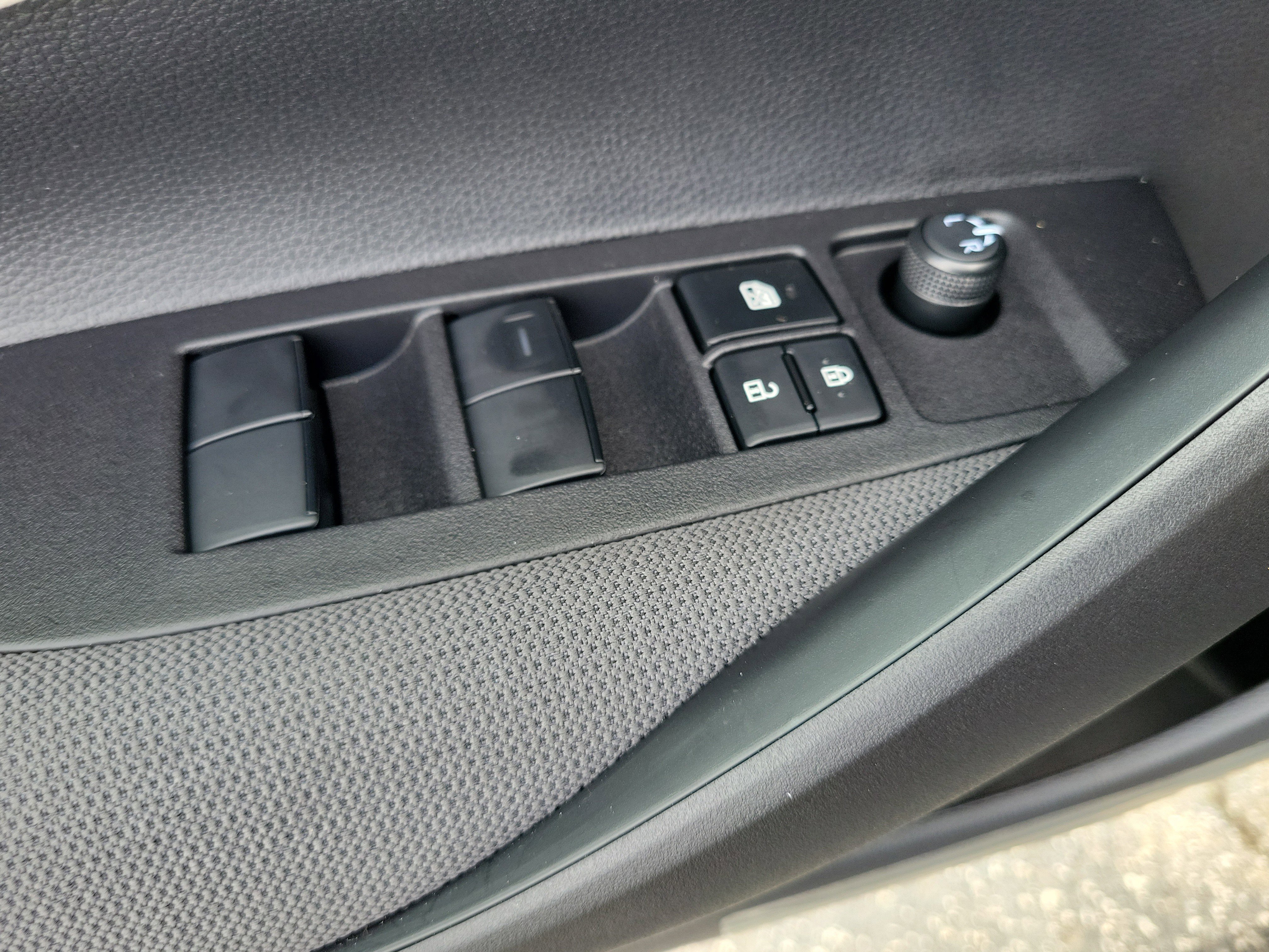 Used 2025 Toyota Corolla LE image 20