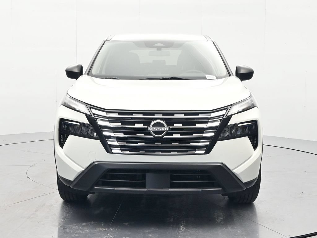 Used 2024 Nissan Rogue S FWD image 2