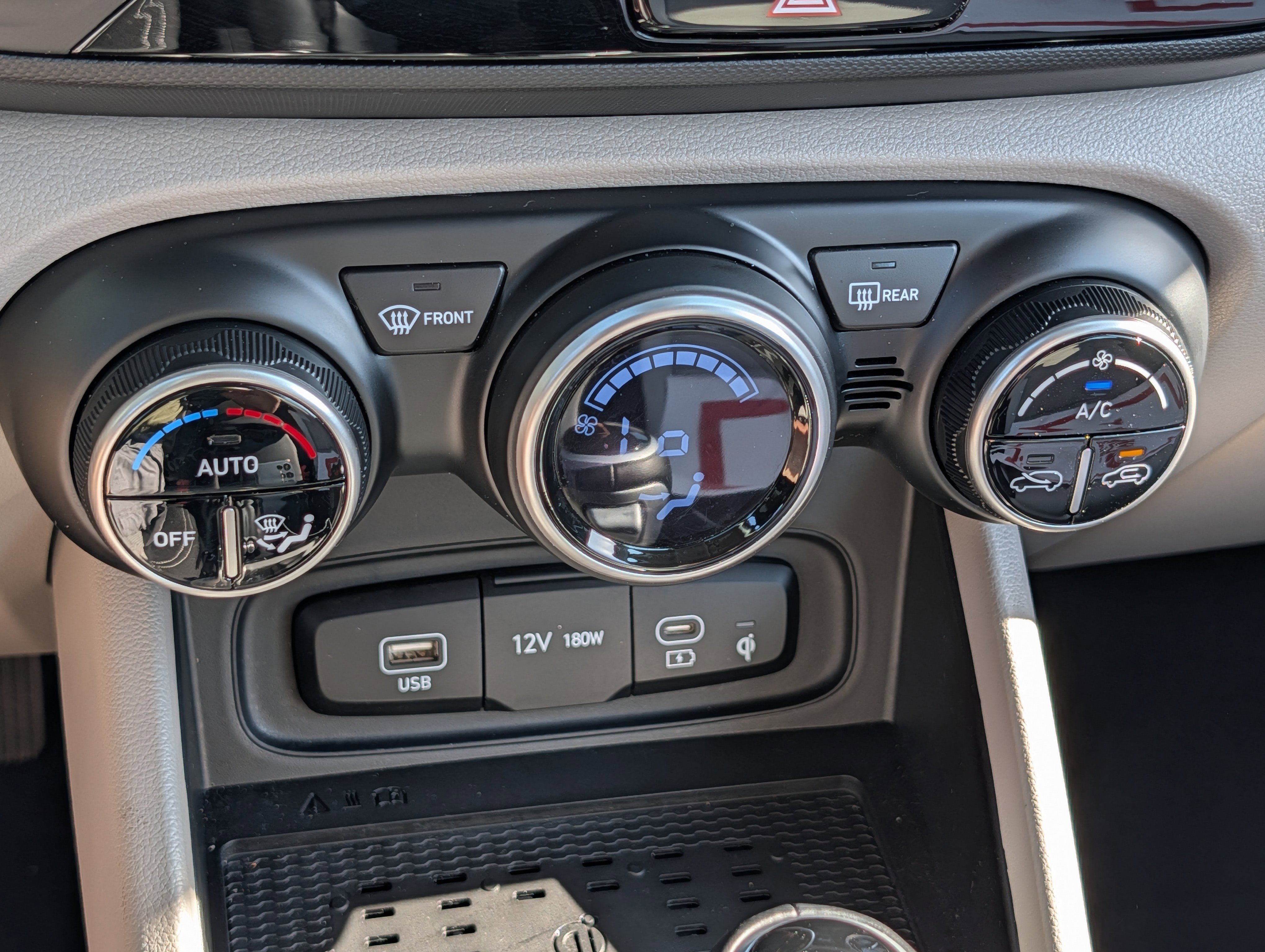 Certified 2026 Hyundai Venue SEL FWD image 23