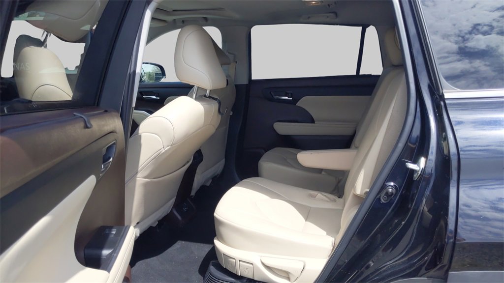 Used 2022 Toyota Highlander Bronze Edition image 30