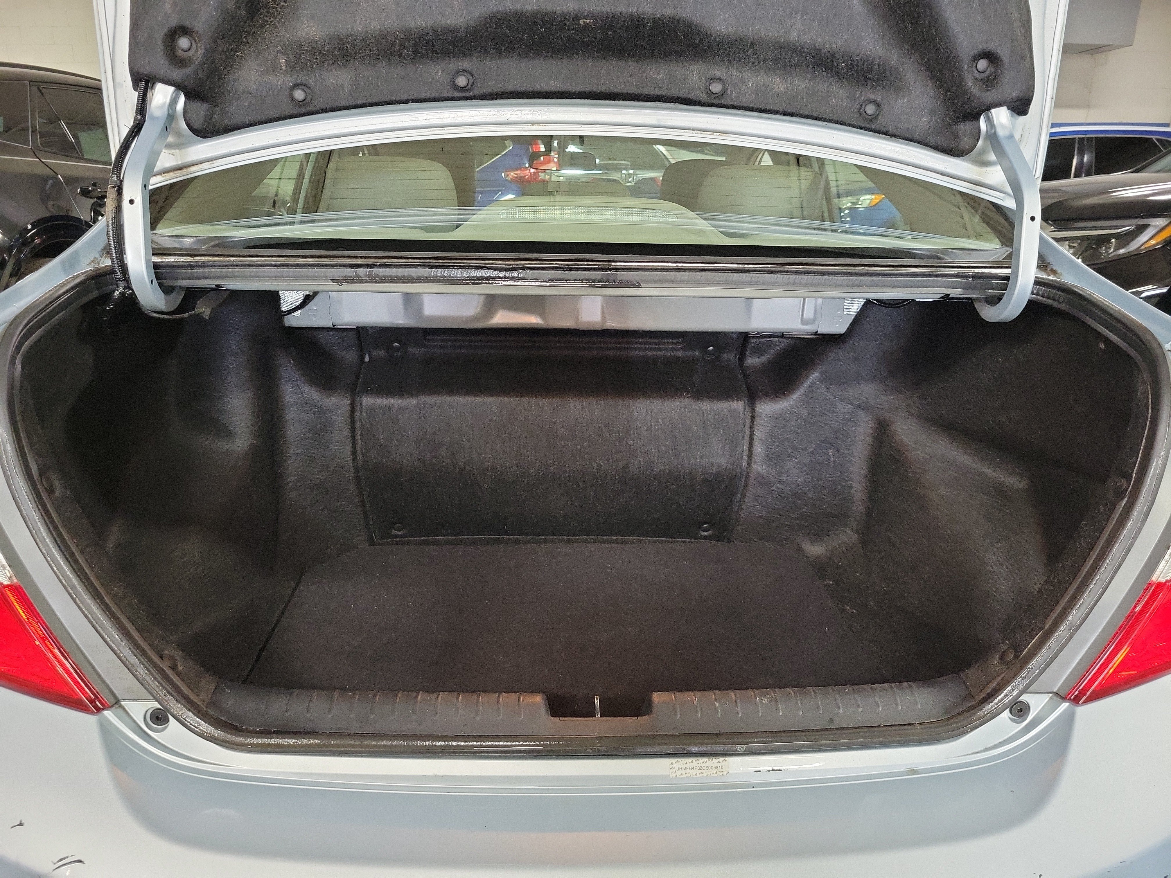 Used 2012 Honda Civic Hybrid Sedan image 9