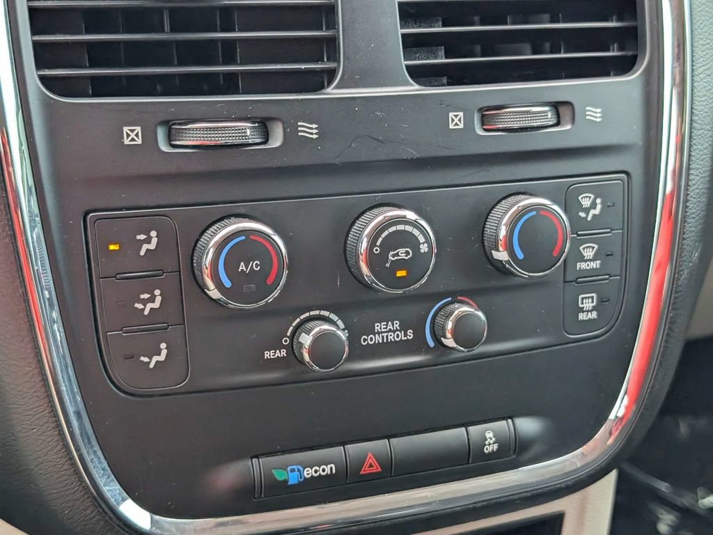 Used 2019 Dodge Grand Caravan SE w/ UConnect Hands-Free Group FWD image 23