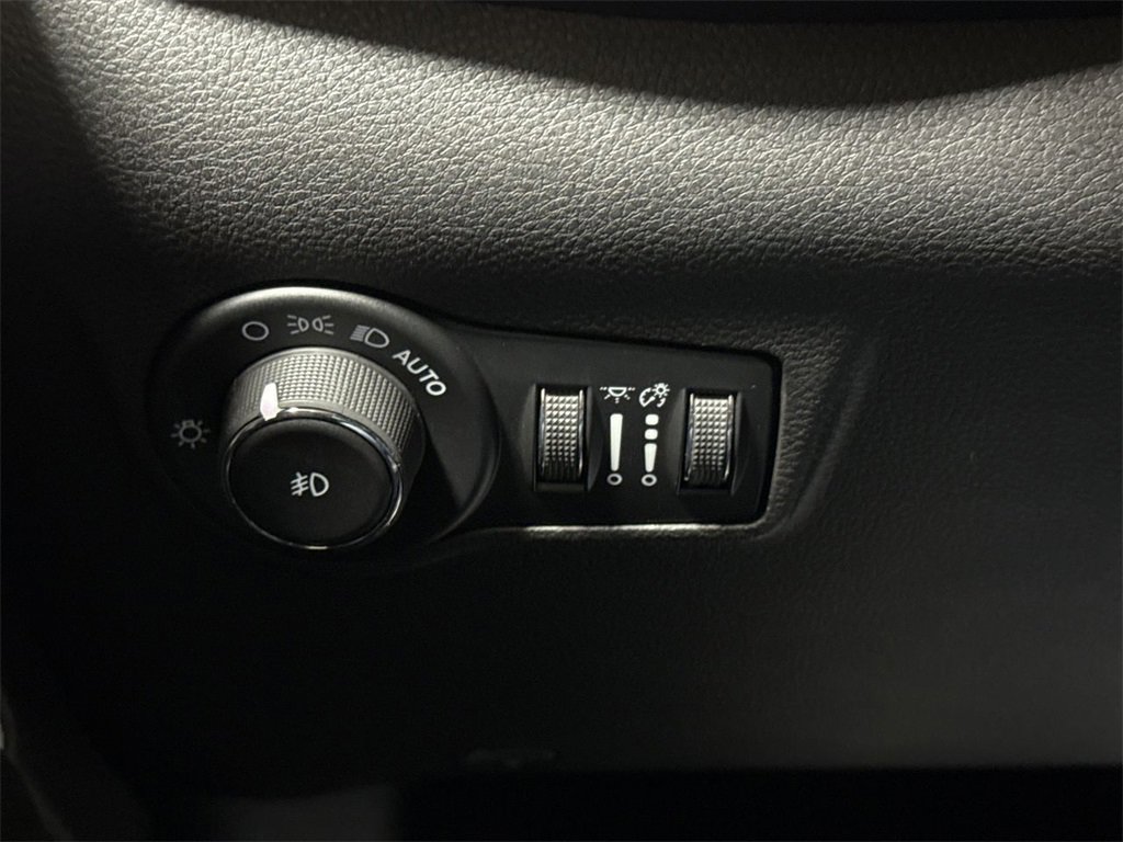 New 2026 Jeep Compass Limited image 18