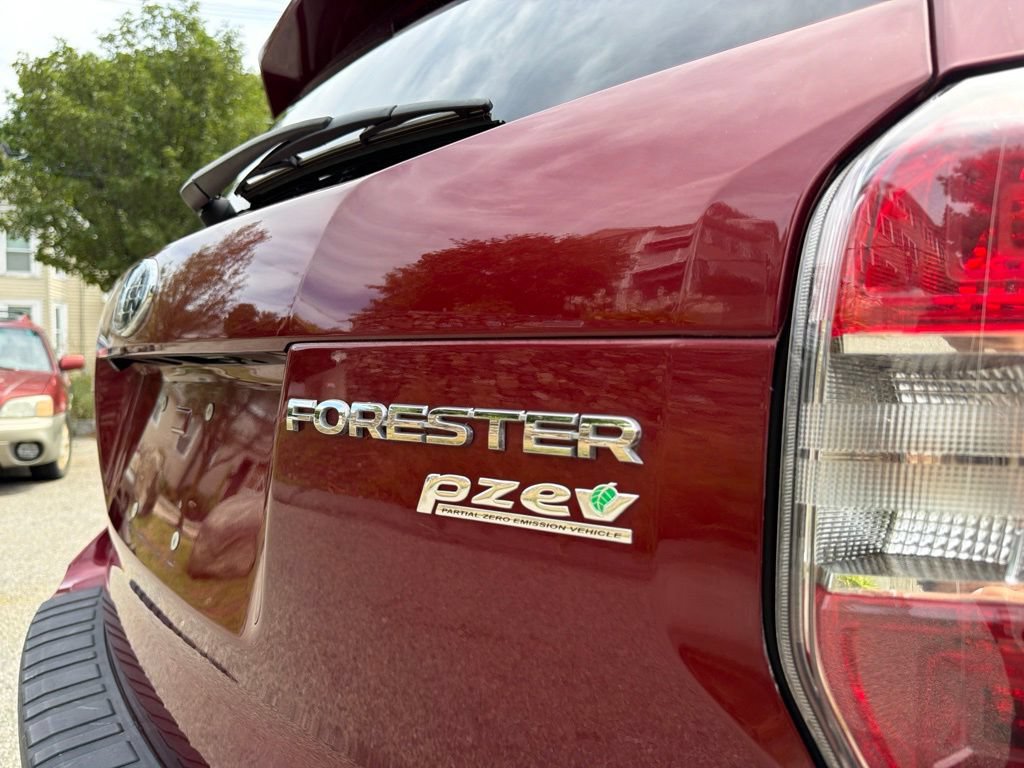 Used 2016 Subaru Forester 2.5i Touring w/ Eyesight & Navigation System AWD/4WD image 10