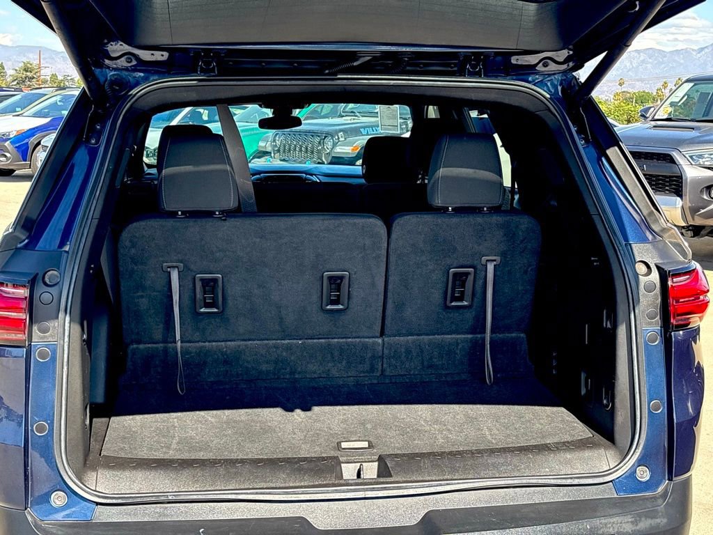 Used 2023 Chevrolet Traverse LT image 26