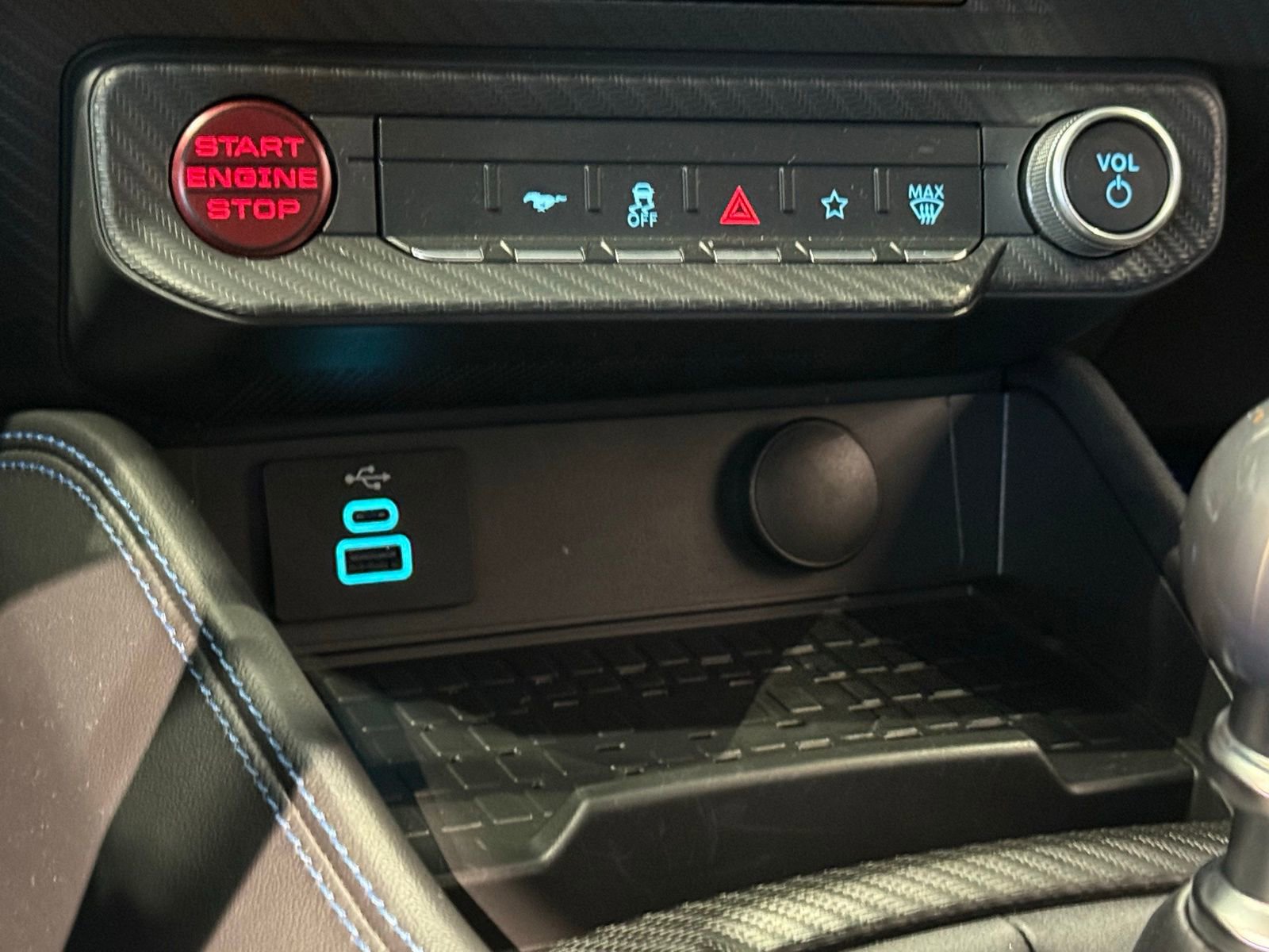 Used 2024 Ford Mustang Dark Horse image 20