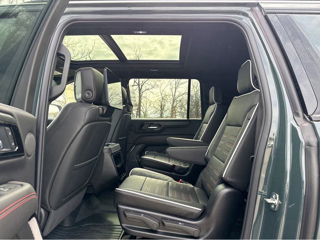 New 2026 GMC Yukon XL AT4 Ultimate w/ LPO, Floor Liner Package image 9