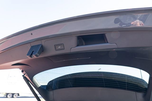 New 2026 Volkswagen Atlas Cross Sport SEL Premium R-Line image 39