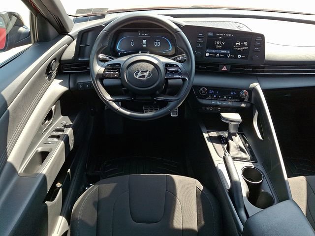 Certified 2025 Hyundai Elantra Sport FWD image 11