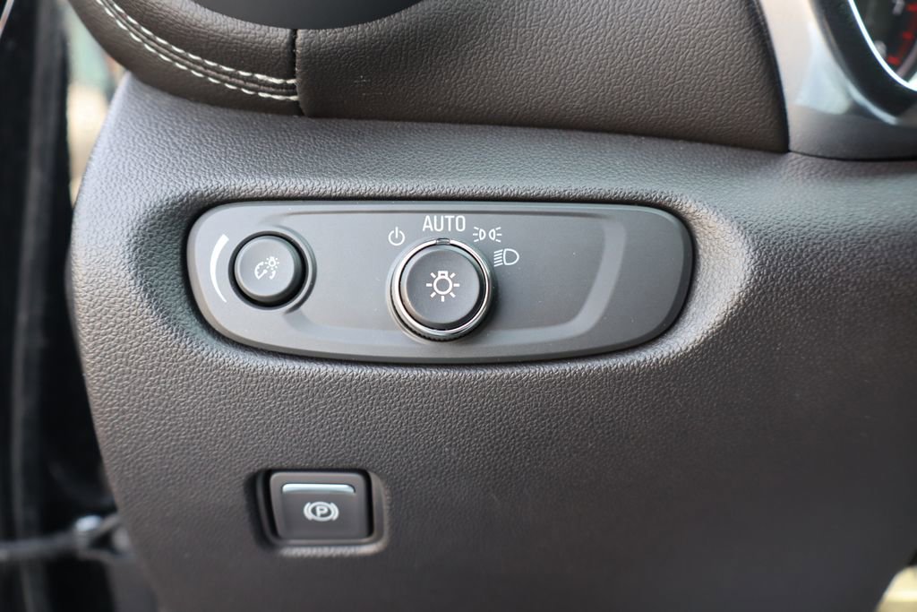 Used 2023 Chevrolet Blazer LT w/ Midnight/Sport Edition image 12