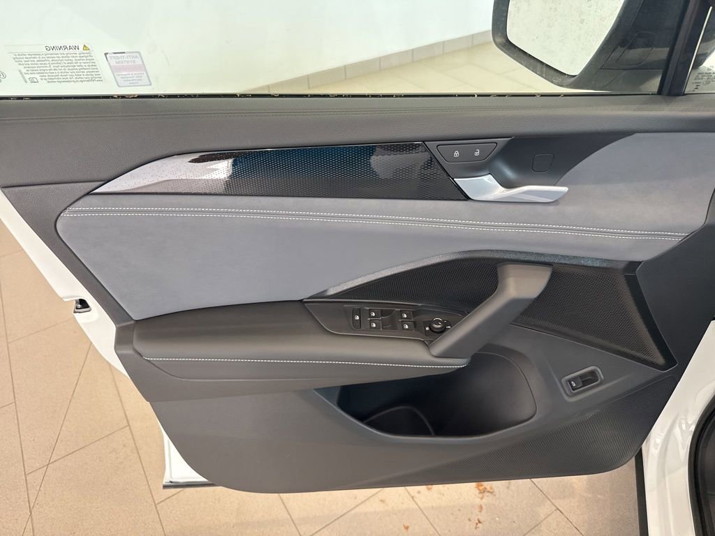 New 2025 Volkswagen Tiguan SE R-Line image 10