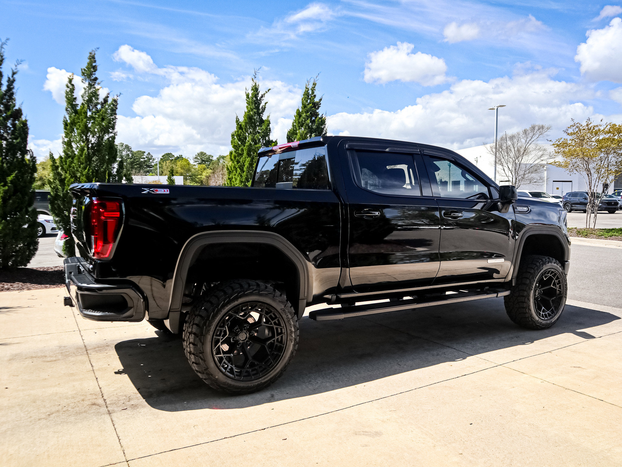 Used 2024 GMC Sierra 1500 Elevation w/ Preferred Package image 11