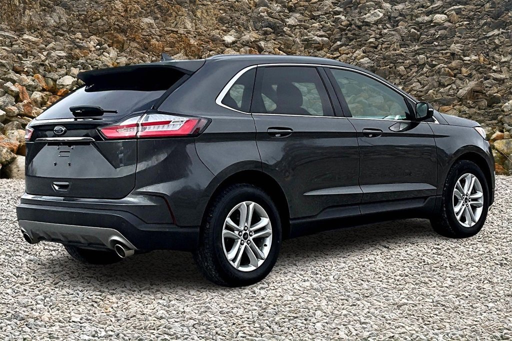 Used 2019 Ford Edge SEL w/ Equipment Group 201A image 2