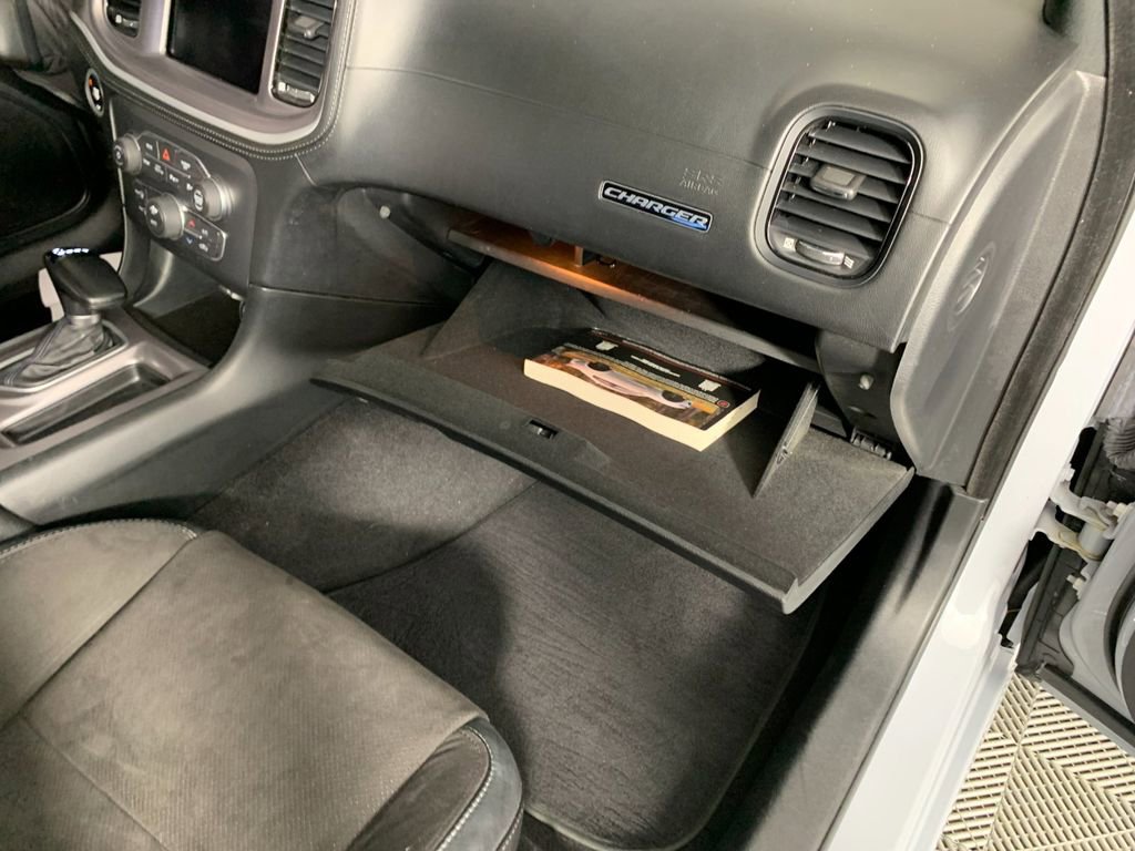Used 2022 Dodge Charger R/T w/ Plus Group RWD image 41