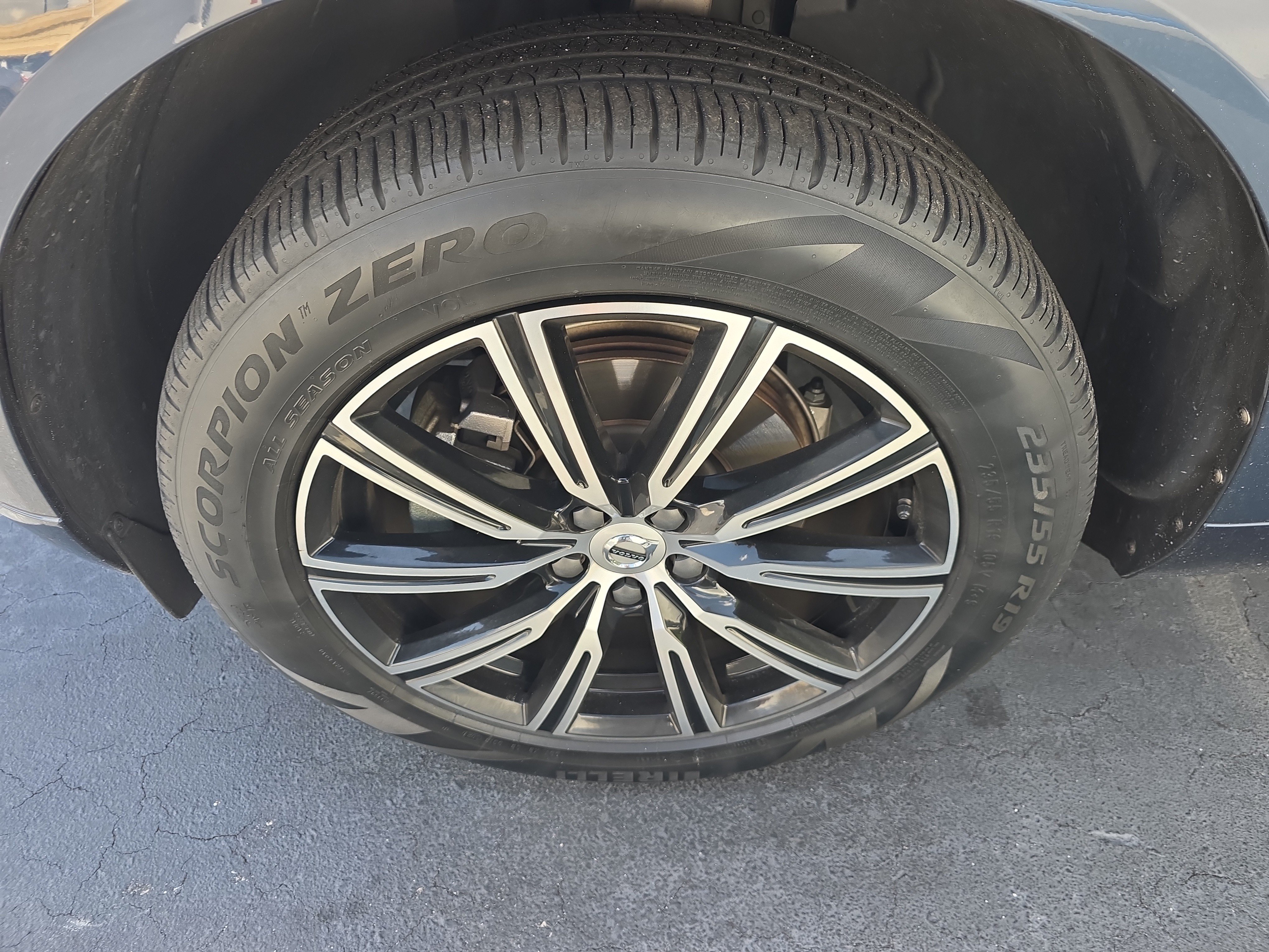 Used 2020 Volvo XC60 T5 Inscription FWD image 4
