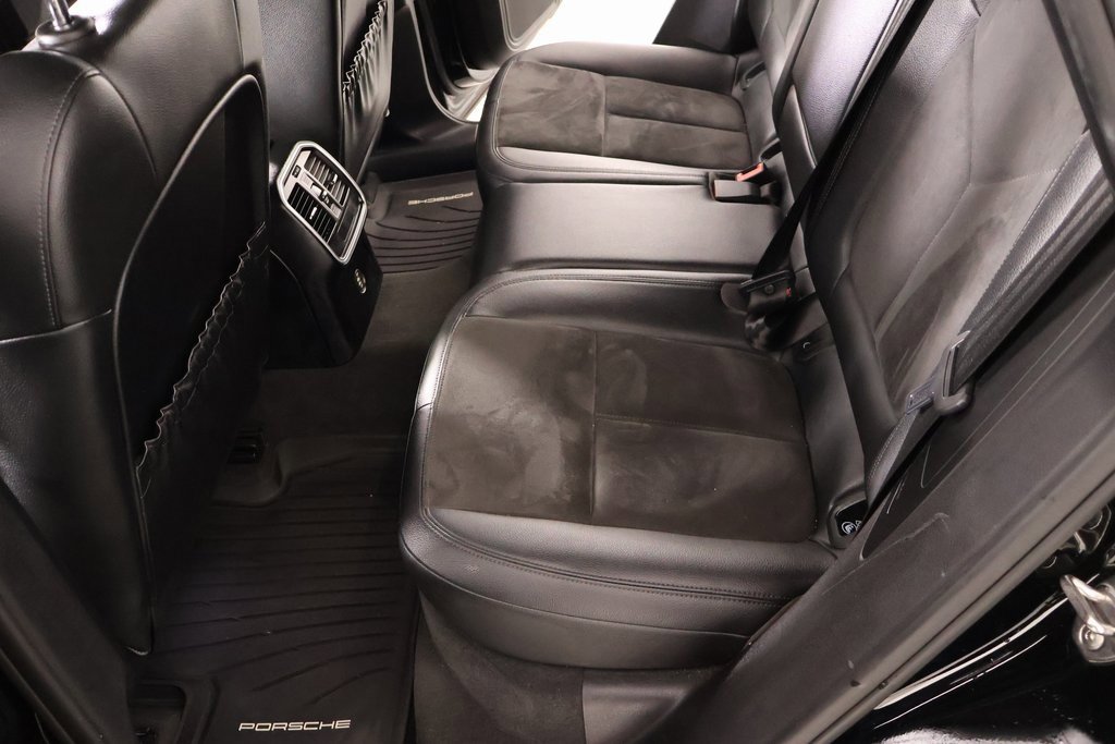 Used 2018 Porsche Macan image 12