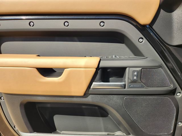 Used 2026 Land Rover Defender 110 S image 22