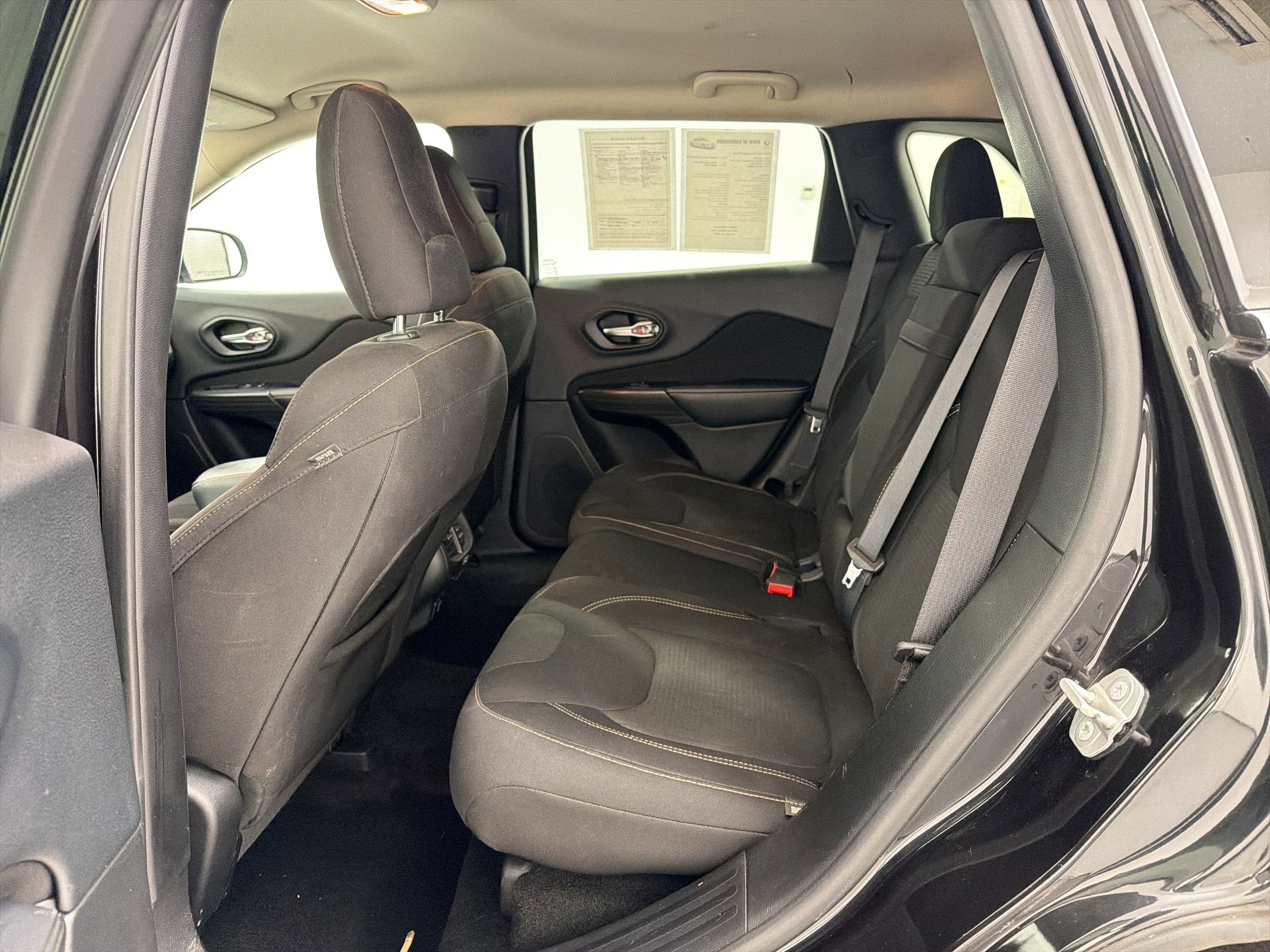 Used 2016 Jeep Cherokee Latitude image 14