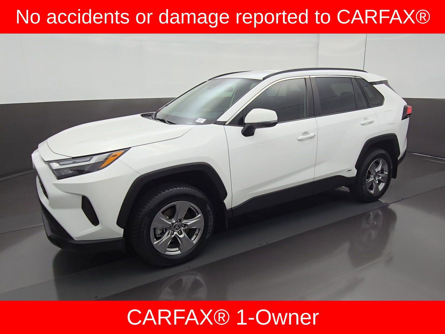 Used 2024 Toyota RAV4 XLE AWD/4WD image 3