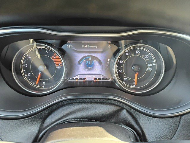 Used 2019 Jeep Cherokee Limited image 19