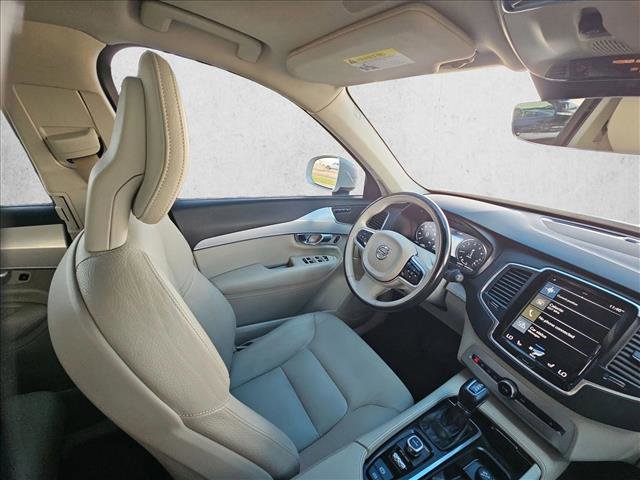 Used 2017 Volvo XC90 T6 Momentum w/ Vision Package AWD/4WD image 9