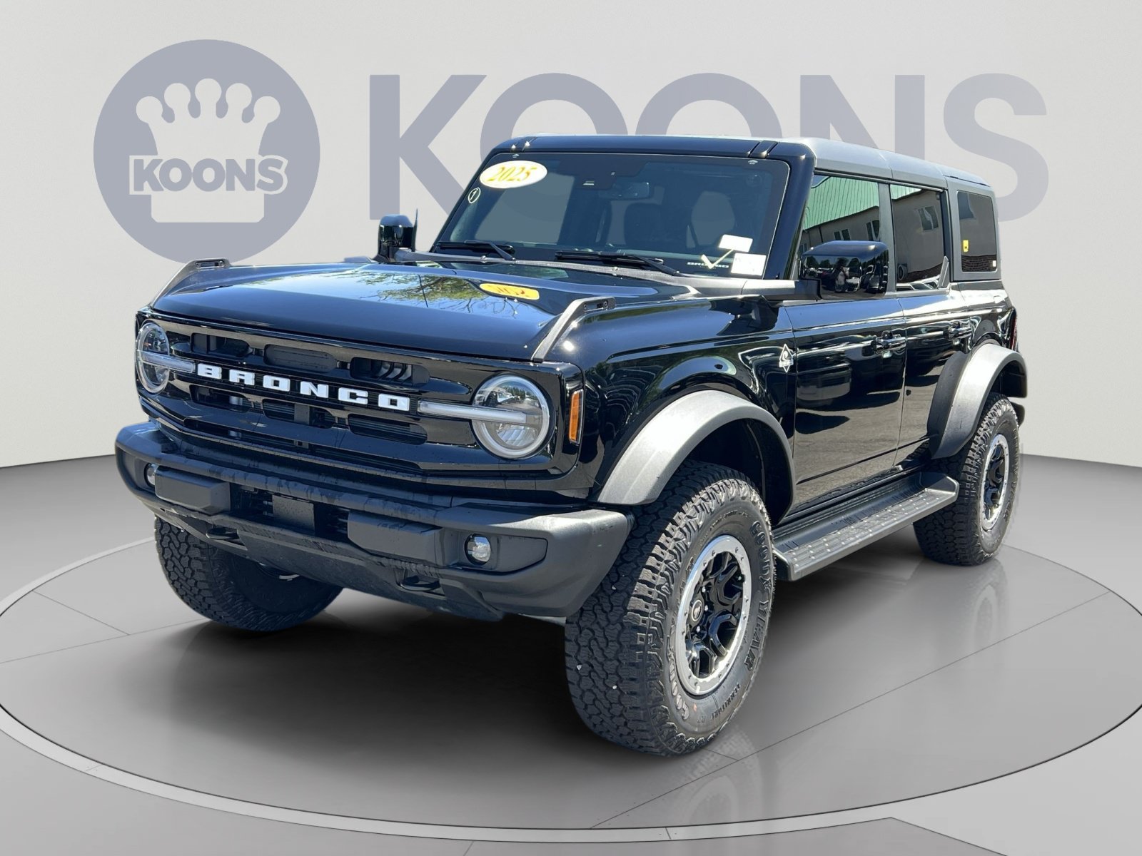 New 2025 Ford Bronco Outer Banks w/ Sasquatch Package AWD/4WD image 1