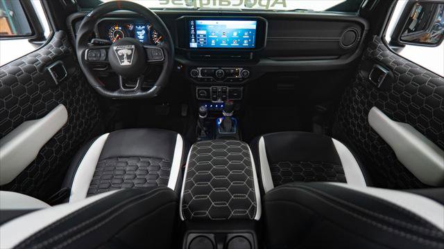 Used 2025 Jeep Wrangler Unlimited Sport image 17