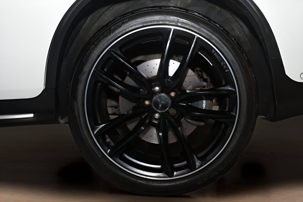 Used 2019 Mercedes-Benz GLC 63 AMG 4MATIC image 29