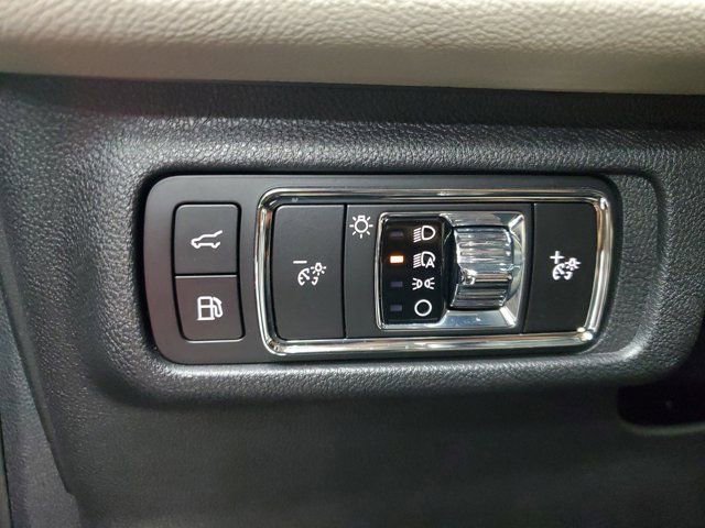 Used 2025 Lincoln Corsair Grand Touring image 29