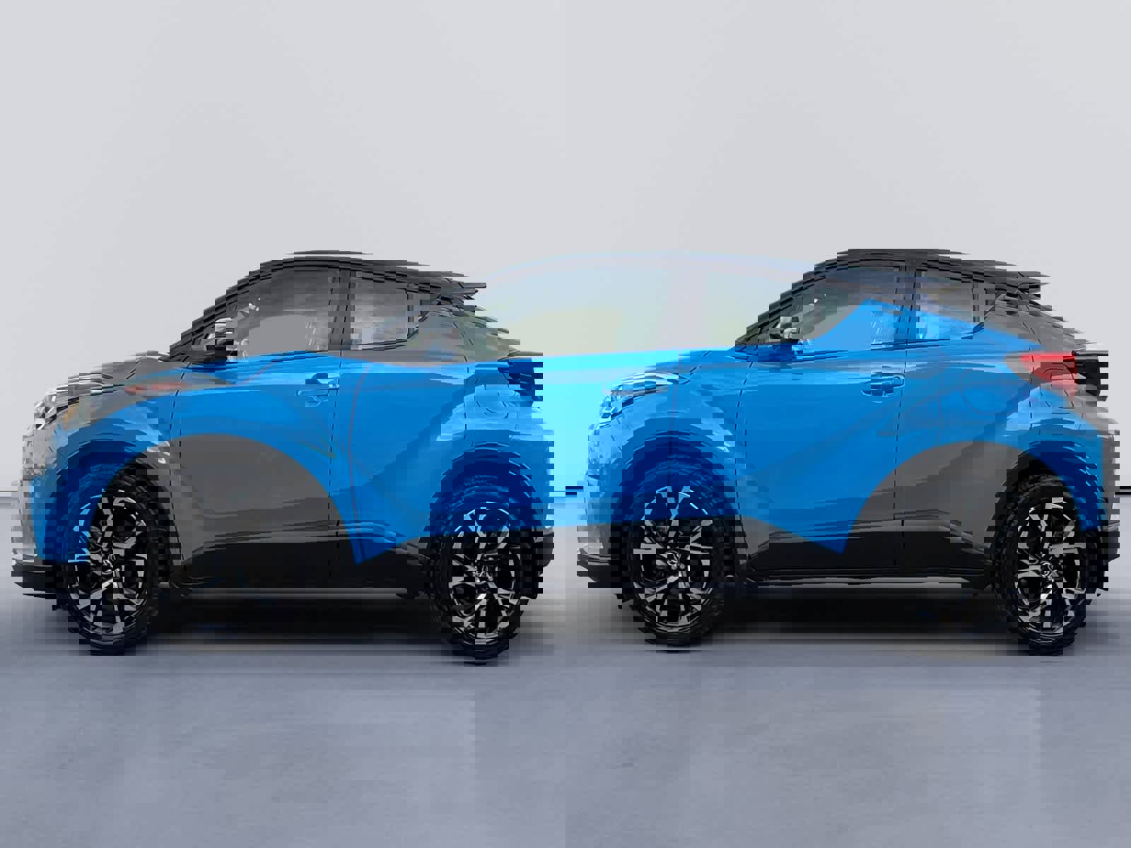 Used 2019 Toyota C-HR XLE image 6